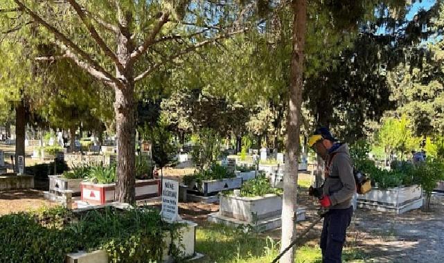 Ayvalık’ta Mezarlıklar Bayram Ziyaretlerine Hazırlandı…