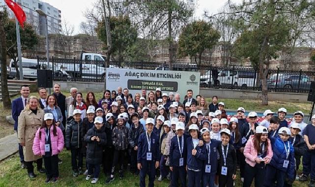 Bakırköy’de Minik Eller Toprağa Can Verdi