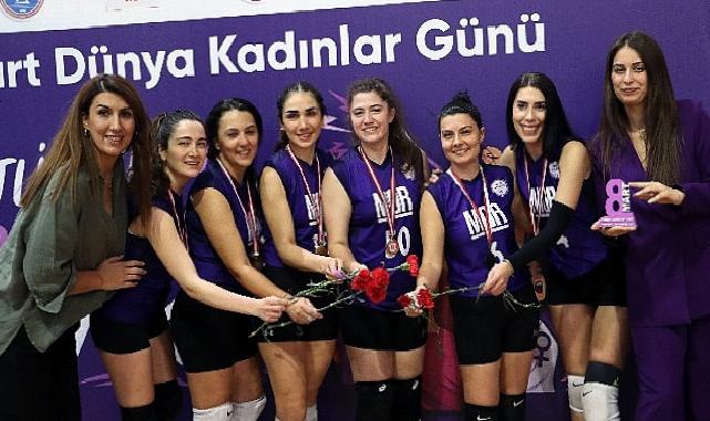 Bayanlar ismine “manşet” attılar