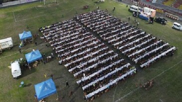 Bayındır’da Kadir Gecesi Rahmeti: Kent Stadyumu’nda Dev Gönül Sofrası Kuruldu