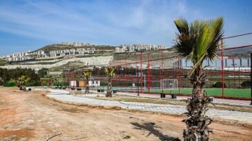 Bayraklı’da Ferdi Zeyrek Spor Kompleksi’nde Çalışmalar Sona Yaklaştı