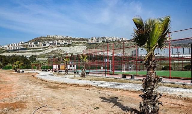 Bayraklı’da Ferdi Zeyrek Spor Kompleksi’nde Çalışmalar Sona Yaklaştı