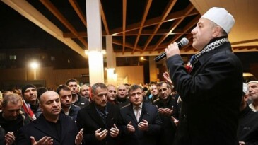 Bayrampaşa’da kardeşlik yürüyüşü