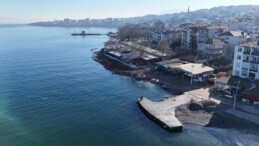 Bir dalga kırıcı set de Değirmendere kıyısına