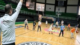 Bornova’da çocuklar sporla büyüyor