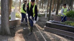 Burhaniye’de Ramazan Bayramı Öncesi Mezarlıklarda Kapsamlı Paklık