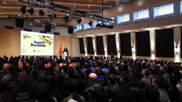 Büyükşehir Çalışanlarıyla Bayramlaşan Lider Altay: “Biz Büyük ve Güçlü Bir Aileyiz”