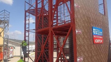 Büyükşehir işçisine “yüksekte çalışma” eğitimi