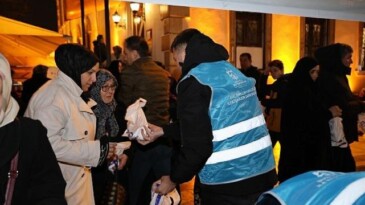 Büyükşehir’den kandil simidi ikramı