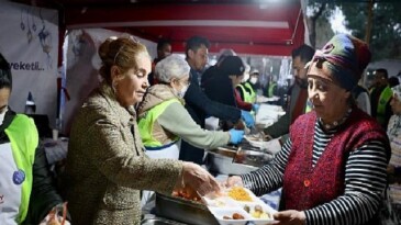 Didim Balat Mahallesi’nde Ramazan Rahmeti Paylaşıldı