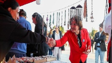 Didim’de İşçi Bayanlar Pazarı Kent Meydanı’nda açıldı