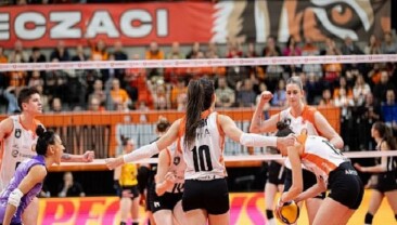 Eczacıbaşı Dynavit Vodafone Sultan Ligi Play-off serisi birinci maçında VakıfBank’ı konuk etti