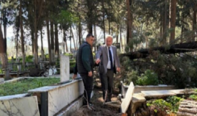 Fırtınadan etkilenen mezarlıklara süratli müdahale