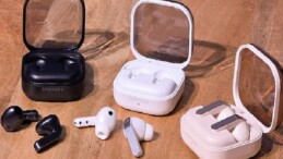 Galaxy Buds4 serisi akıllı ses özellikleriyle tasarımı bir ortaya getiriyor