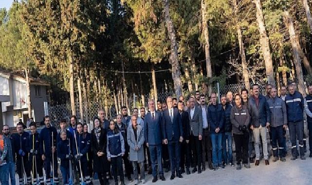 Gaziemir’in mezarlıklarında bayram paklığı