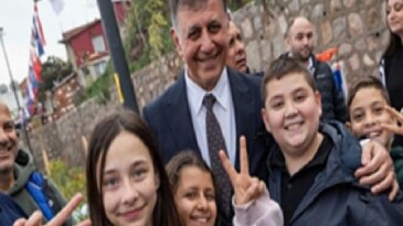 İzmir’de bayan ve çocuk odaklı toplumsal siyasetler güçleniyor