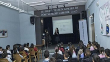 İzmir’de çocuklar iklim için ayakta