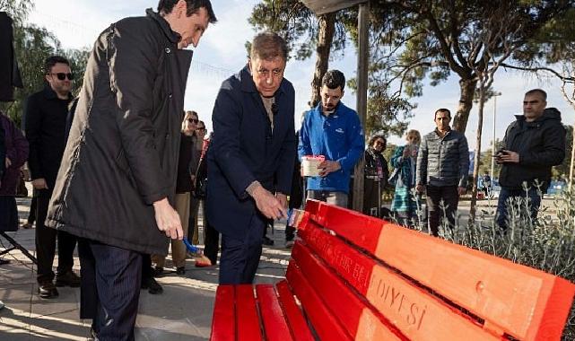 İzmir’den şiddete karşı güçlü bildiri: Kırmızı bank