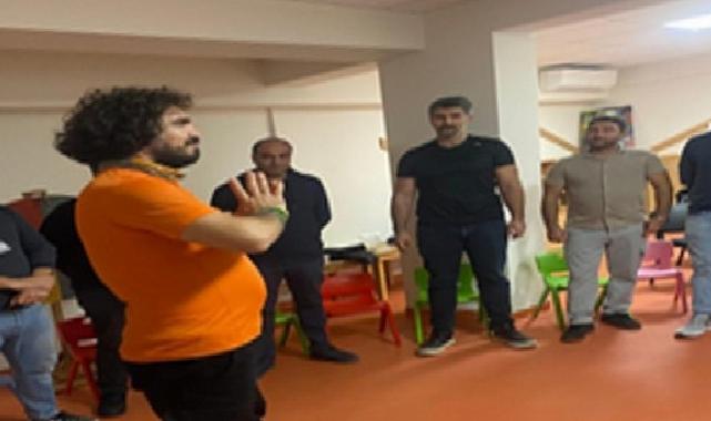 İzmirli babalar “yeni jenerasyon babalığı” öğreniyor