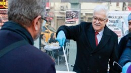 Kadir Gecesi İftarında Burhaniyeliler Cumhuriyet Meydanı’nda Buluştu