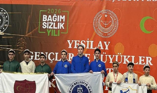 Kağıtspor’un olduğu her yerde muvaffakiyet var