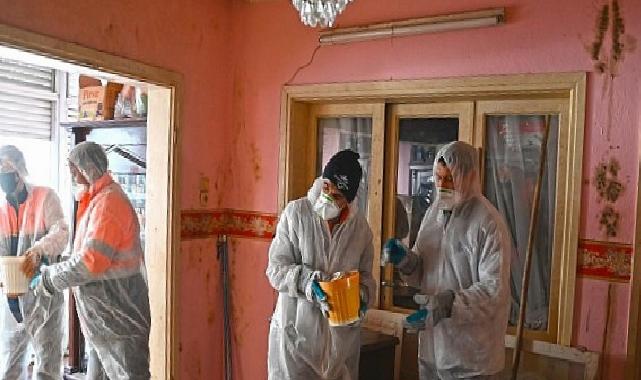 Karabağlar’ da Çöp Mesken Büsbütün Temizlendi