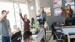 Karşıyaka Belediyesi’nde çalışanlar güne sporla başlıyor