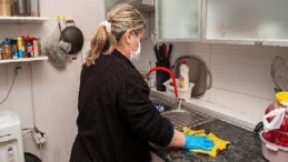 Karşıyaka’da konutta paklık hizmeti başladı