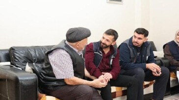 Kartepe’de Alo Evlat Sağlık Kulübü Yaşlıları Unutmadı