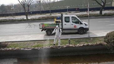 Keçiören’de Larva Uğraşı ve Bordo Bulamacı Uygulamaları Aralıksız Devam Ediyor