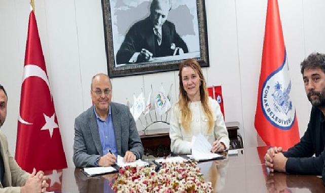 Konak Belediyesi ve BAYETAV’dan iş birliği: İmzalar eşit ve adil ömür için atıldı