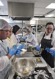 Konak’ın pak kalpli şeflerinden down sendromuna ‘tatlı’ farkındalık