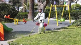 Konak’ın parkları bayramda çiçek üzere