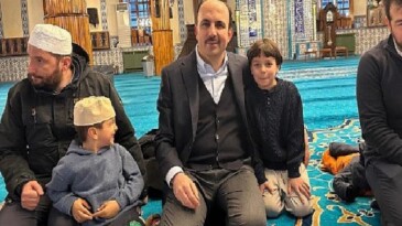 Lider Altay Kapı Camii’nde Gelenek Olarak Sürdürülen “Ümmet İftarı”nın Rahmetine Ortak Oldu