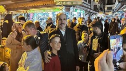 Lider Altay Ramazanın Son Teravih Namazı Sonrası Esnafla ve Vatandaşla Buluştu