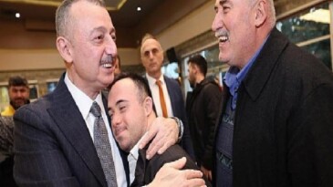 Lider Büyükakın afet gönüllüleri ile iftar yaptı