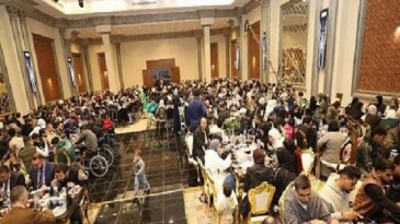 Lider Büyükakın, Gazzeli ailelerle oruç açtı