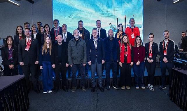 Lider Büyükakın milletlerarası gazetecilerle bir ortaya geldi