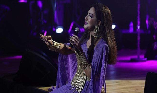 Lider Çerçioğlu 8 Mart Dünya Bayanlar Günü’nde vatandaşları sevilen sanatçı Nükhet Duru ile buluşturdu