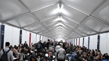 Lider Çerçioğlu ADÜ Öğrencileri ile İftarda Bir Ortaya Geldi