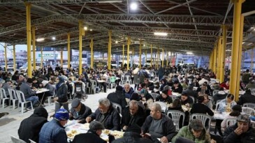 Lider Çerçioğlu Aydın’ın Dört Bir Yanında Vatandaşları İftar Sofraları İle Buluşturmayı Sürdürüyor