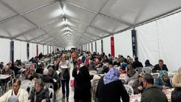 Lider Çerçioğlu Binlerce Vatandaşı Her Gün İftar Sofralarında Buluşturmayı Sürdürüyor