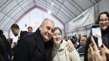 Lider Mesut Özarslan İftar Çadırında Vatandaşlarla Oruç Açtı