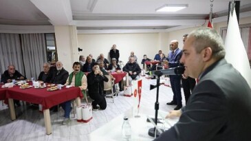 Lider Mesut Özarslan ve Eşi Filiz Özarslan, Konukevi Sakinleriyle İftar Sofrasında Buluştu