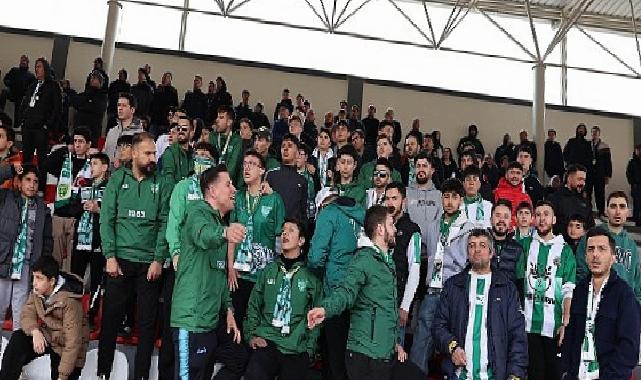 Lider Özarslan Bağlumspor’a Tribünden Dayanak Verdi, Galibiyet Sevincini Paylaştı