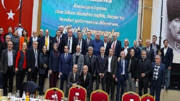 Lider Özarslan Batı Karadenizlilerle iftar sofrasında buluştu