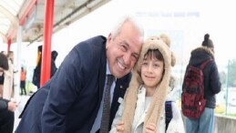 Lider Şadi Özdemir’den mesai öncesi metro sürprizi