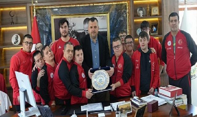 Lider Taşyasan Down Sendromlular Basketbol Ulusal Grubu’nu ağırladı
