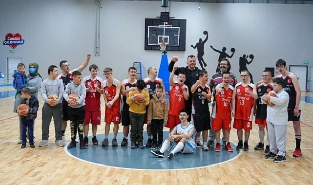 Lider Taşyasan “Özel dev adamlarla” buluştu