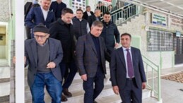 Lider Tugay bayram namazında Bucalılarla buluştu